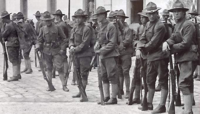 Soldats américains à Paris, en partance pour le front