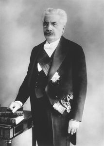 Portrait d'Alexandre Millerand en tenue officielle